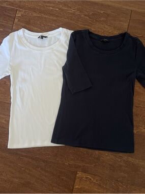 Banana Republic Bundle of 2 Scoop Neck Ribbed Knit Half Sleeve T-shirts Tees Lar